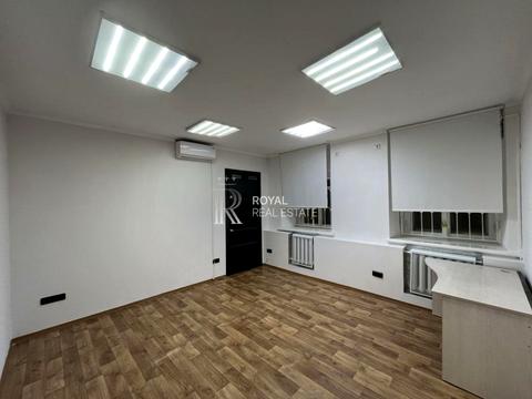 комерційна за адресою Саксаганського вул., 13/42