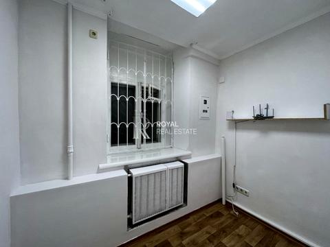 комерційна за адресою Саксаганського вул., 13/42