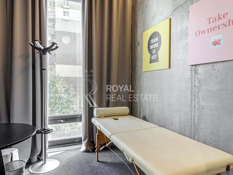 комерційна за адресою Антоновича вул. (Горького), 74-78