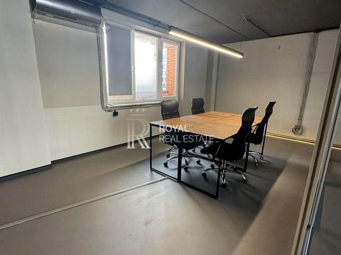 комерційна за адресою Ділова вул. (Димитрова), 2-Б