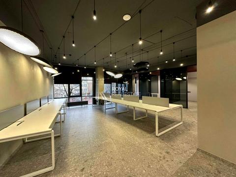 комерційна за адресою Євгена Коновальця вул. (Щорса), 36-Д