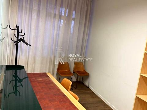 комерційна за адресою Лесі Українки бульв., 23-Б