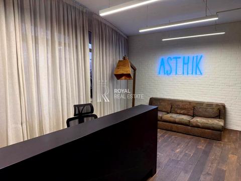 комерційна за адресою Лесі Українки бульв., 23-Б