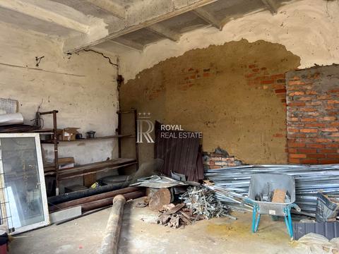 комерційна за адресою Підгірний, 1