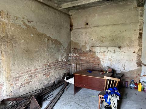 комерційна за адресою Підгірний, 1