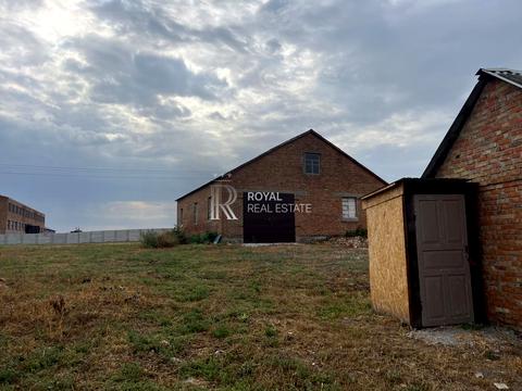 комерційна за адресою Підгірний, 1