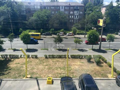 коммерческая по адресу Щербакивского Данила, 1