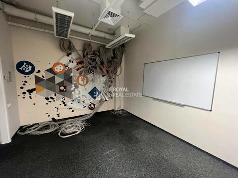 коммерческая по адресу Вацлава Гавела, 6