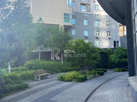 комерційна за адресою Бусловська вул., 12