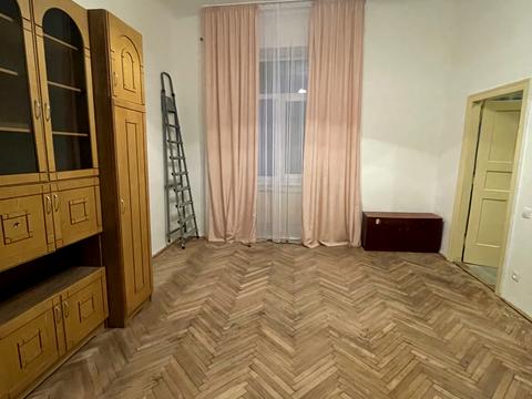 квартира за адресою Шпитальна вул., 21