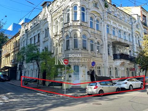 комерційна за адресою Мала Житомирська вул., 3/4