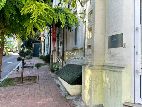 комерційна за адресою Мала Житомирська вул., 3/4