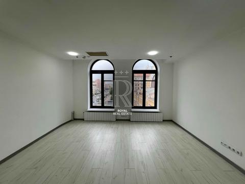 комерційна за адресою Велика Васильківська вул. (Червоноармійська), 2