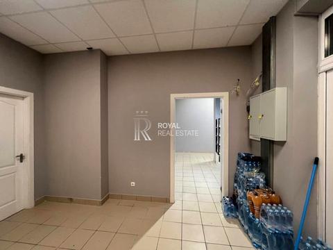 комерційна за адресою Каховська вул., 60