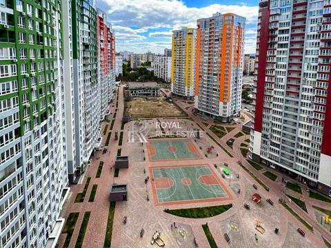 комерційна за адресою Каховська вул., 60