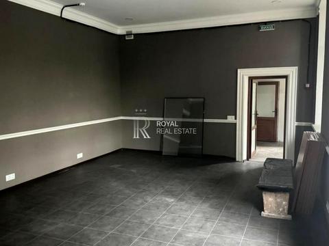 комерційна за адресою Володимирська вул., 54