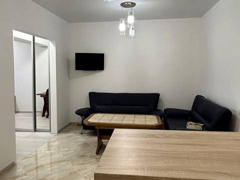 квартира за адресою Василя Сухомлинського вул., 12