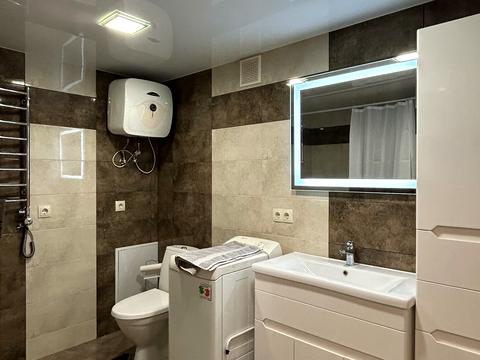 квартира за адресою Василя Сухомлинського вул., 12