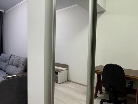 квартира за адресою Василя Сухомлинського вул., 12