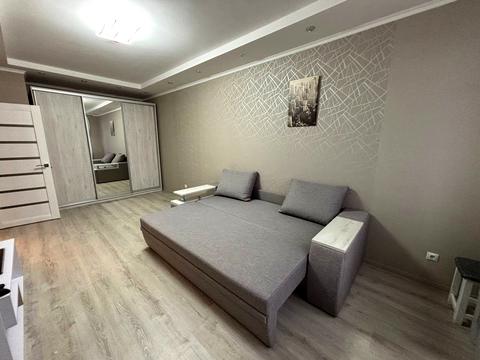 квартира за адресою Рея Бредбері вул., 2