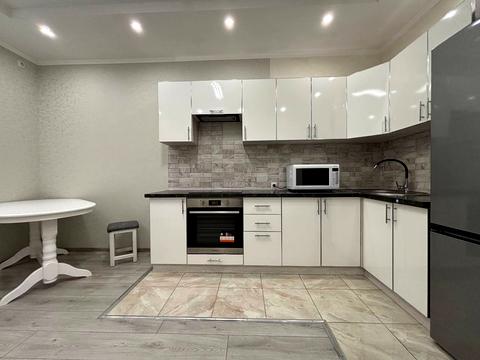 квартира за адресою Рея Бредбері вул., 2