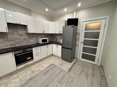 квартира за адресою Рея Бредбері вул., 2