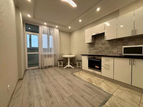 квартира за адресою Рея Бредбері вул., 2