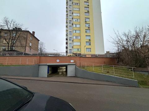 квартира за адресою Рея Бредбері вул., 2