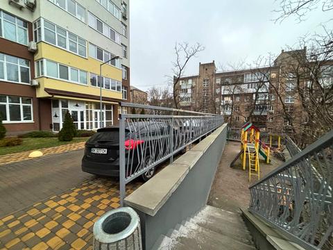 квартира за адресою Рея Бредбері вул., 2