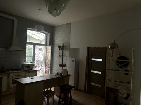 квартира за адресою Академіка Філарета Колесси вул. (), 11