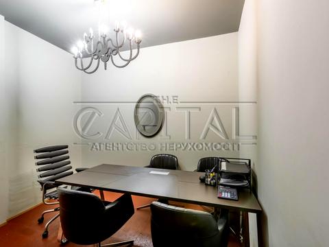 комерційна за адресою Софіївська вул., 14