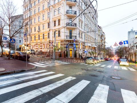 комерційна за адресою Софіївська вул., 14