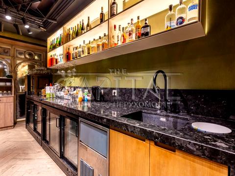 комерційна за адресою Софіївська вул., 14