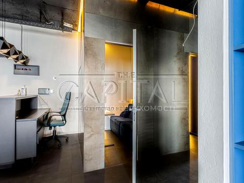 комерційна за адресою Кловський узвіз, 7