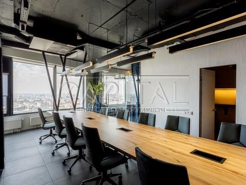 комерційна за адресою Кловський узвіз, 7