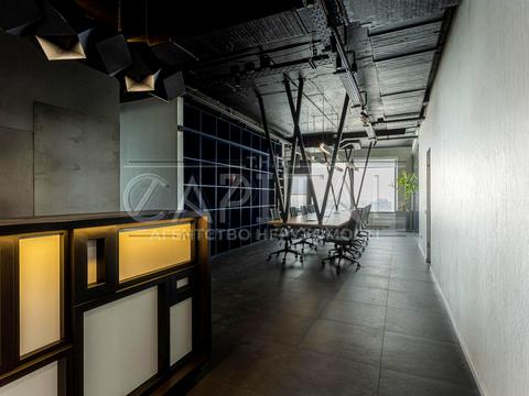 комерційна за адресою Кловський узвіз, 7