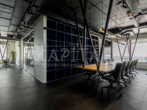 комерційна за адресою Кловський узвіз, 7