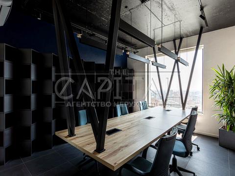 комерційна за адресою Кловський узвіз, 7