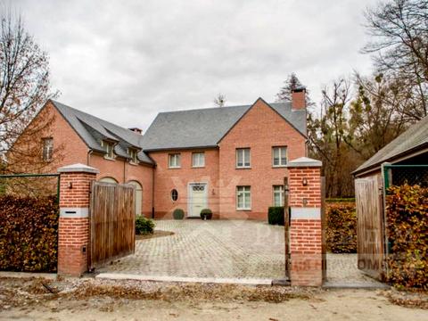 будинок за адресою Київська