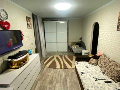 квартира за адресою Державності вул., 105