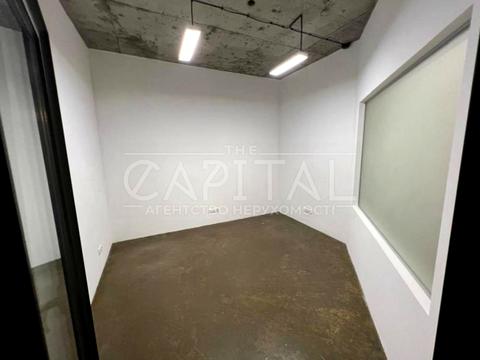 комерційна за адресою Ділова вул. (Димитрова), 7