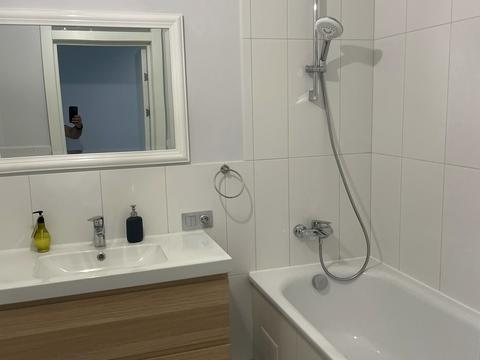 комерційна за адресою Предславинська вул., 53