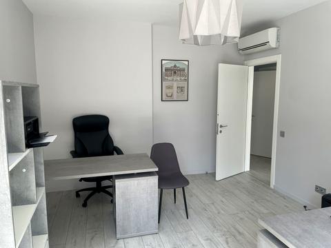 комерційна за адресою Предславинська вул., 53