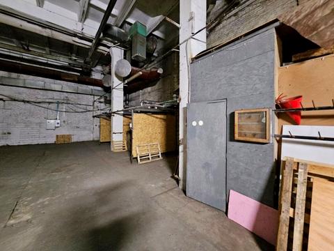 комерційна за адресою Бориспільська вул., 9