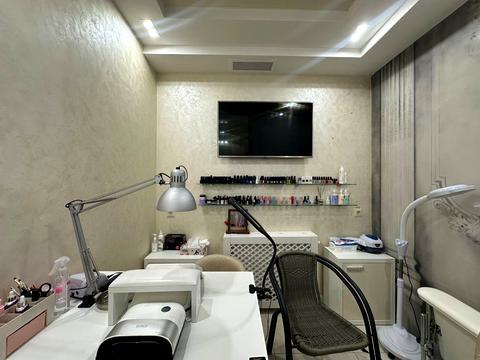 комерційна за адресою Бориса Гмирі вул., 14-А