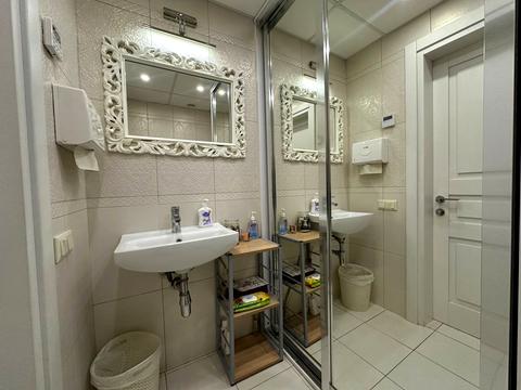 комерційна за адресою Бориса Гмирі вул., 14-А