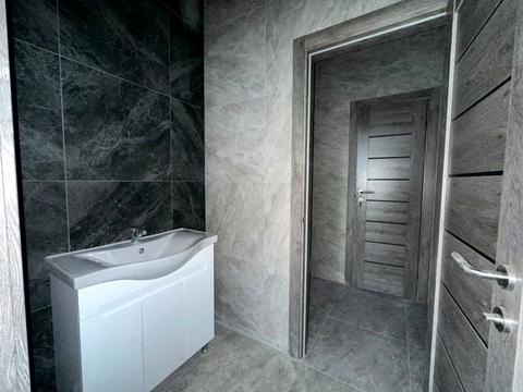 комерційна за адресою Київська, 12