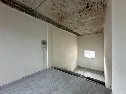 комерційна за адресою Київська, 12