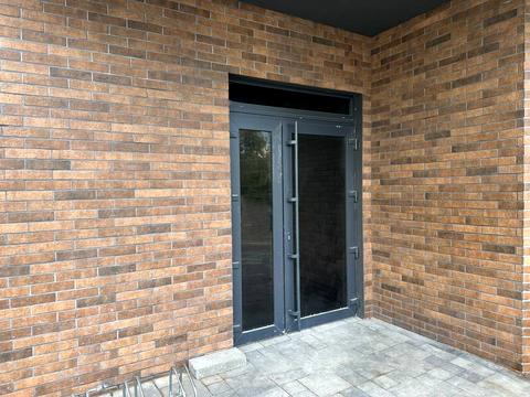 комерційна за адресою Київська, 12