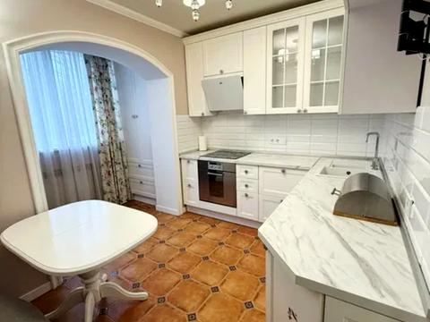 квартира за адресою Автозаводська вул., 43